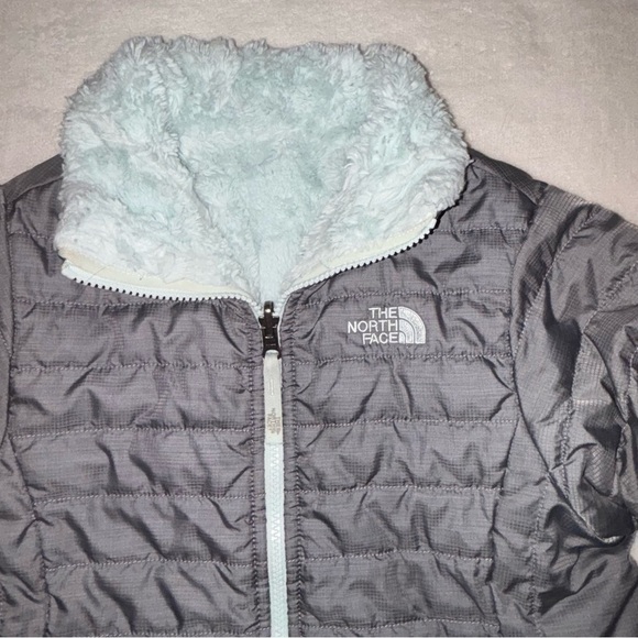 The North Face Charcoal and light teal puffy Jacket, Large 14/16 - Picture 2 of 6
